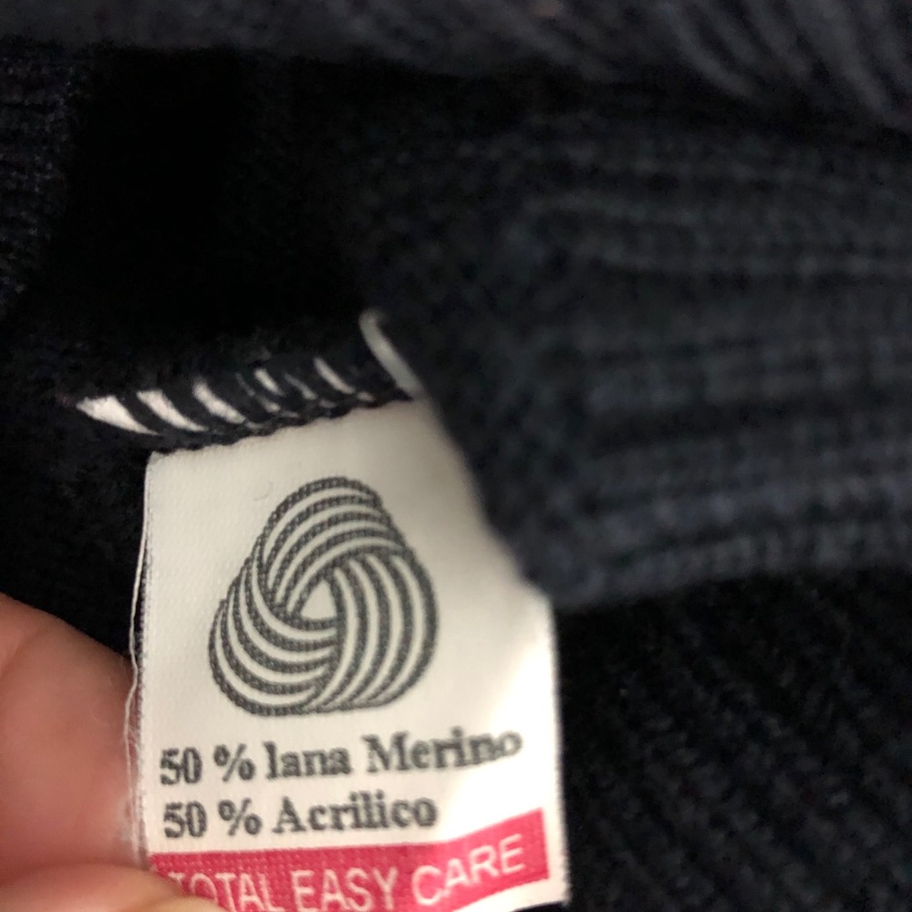 Vulgeri Merino Wool Sweater - Picture 5 of 6